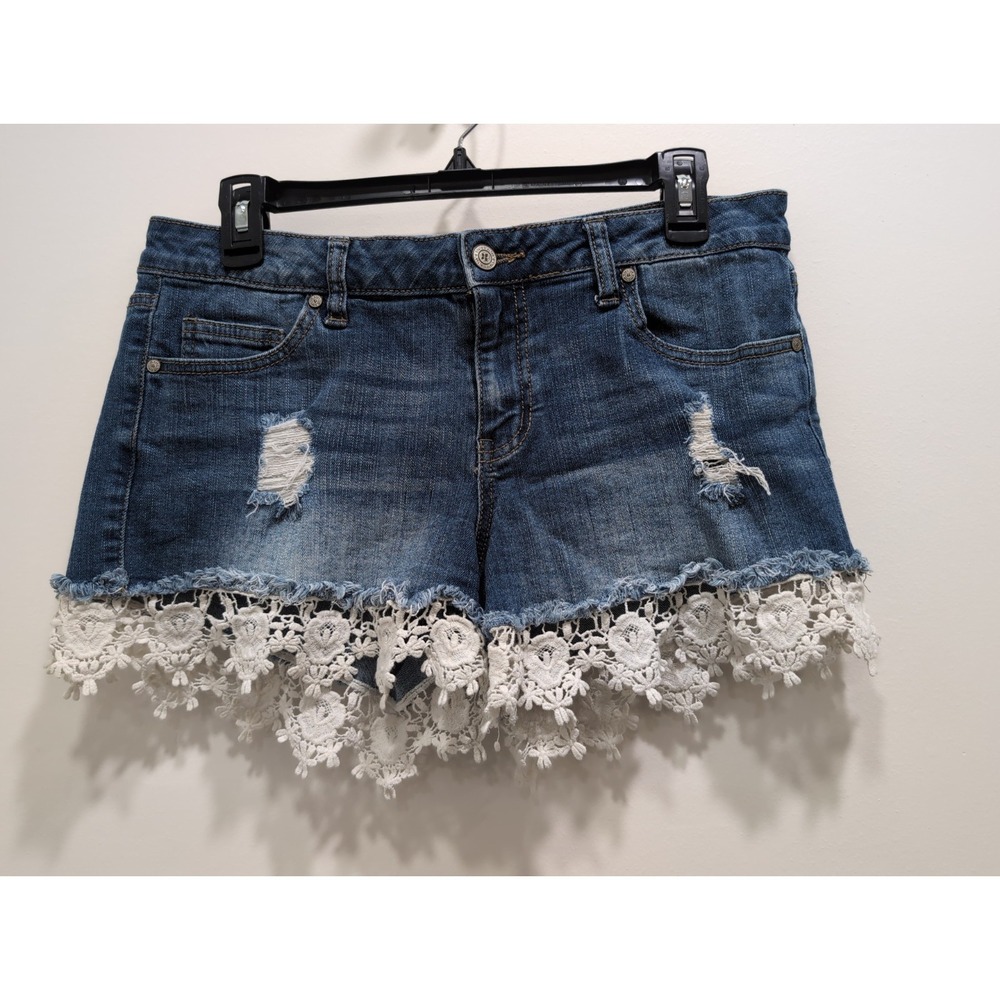 Women's Altar'd State Medium Wash with Lace Jean Shorts, Size 30 Coquette Angel